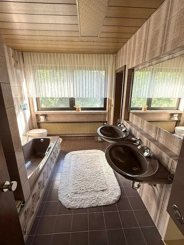 Freistehendes Wohnhaus Glattbach: Badezimmer