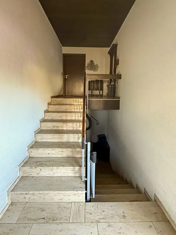 Freistehendes Wohnhaus Glattbach: Treppenhaus