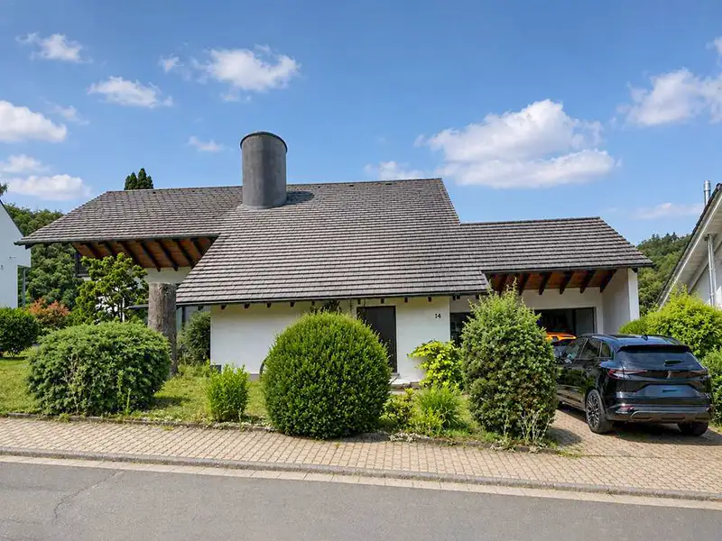 Freistehendes Wohnhaus Glattbach: Vorderansicht